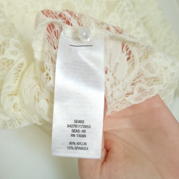 NWT Simply Styled Long Sleeve Lace Top - Picture 7 of 10